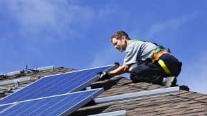 Peut-on installer des panneaux photovoltaïques en appartement ?