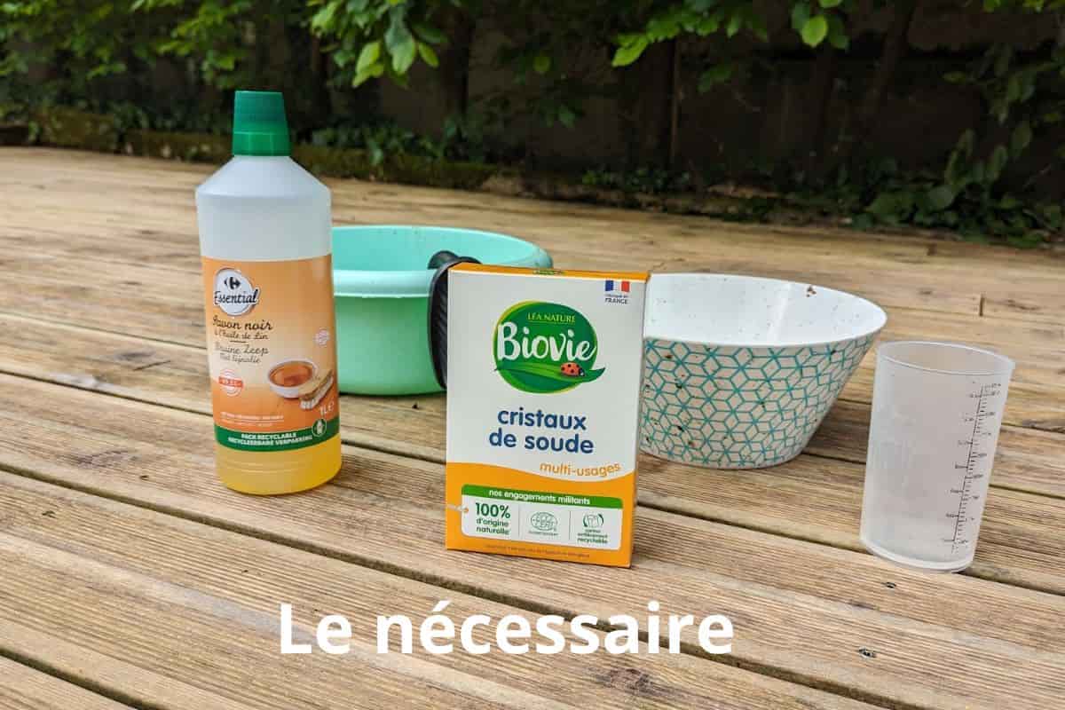 savon noir et cristaux de soude pour laver efficacement la terrasse