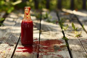 trace de sauce sur la terrasse